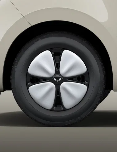 Aira-ev-13-Wheel-with-Four-leaf-Clover-Cover.webp