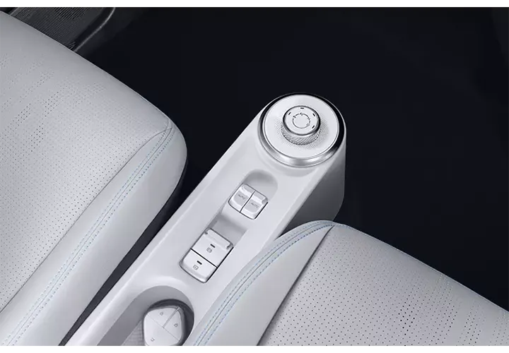 Futuristic-Center-Console-InteriorAirev.webp