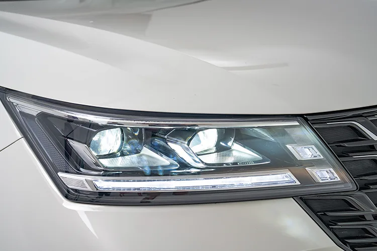 Led-Projector-Headlamps-and-DRL-ExteriorNewAlvez.webp