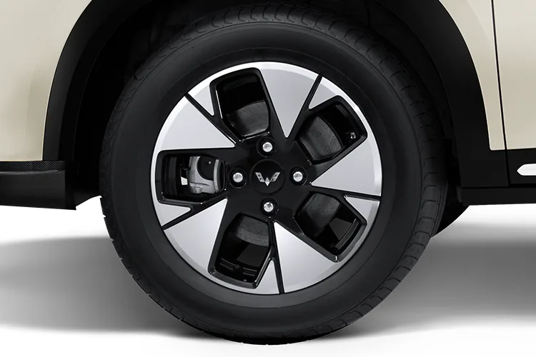R16-Alloy-Rims-ExteriorNewAlvez.webp